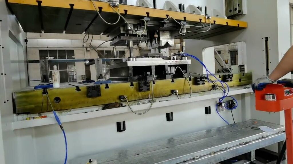 Green Roof Roll Forming Machines: Advancing Sustainable Roofing Solutions In 2025