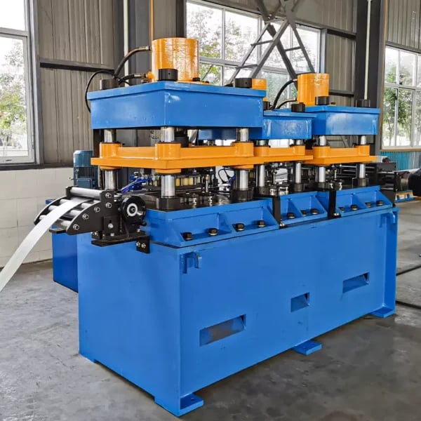Elektrikli Dolap Çerçevesi Rulo Şekillendirme Makinesi