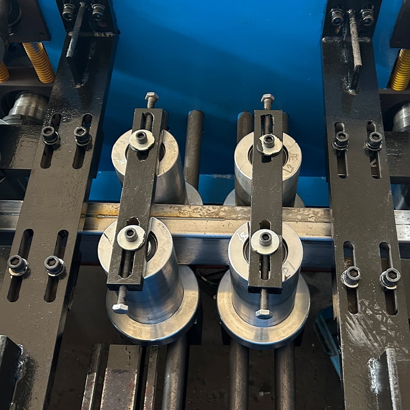 Best Roll Forming Line Suppliers in Brazil | 2026 Guide 1 Close-up of forming rollers and shafts